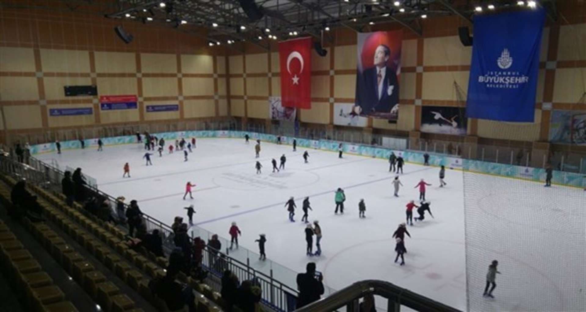 İBB Silivrikapı Buz Pisti — view 2